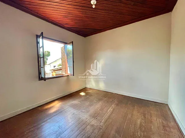 Casa 3 quartos e 1 banheiro, para alugar, no bairro Centro em Pederneiras