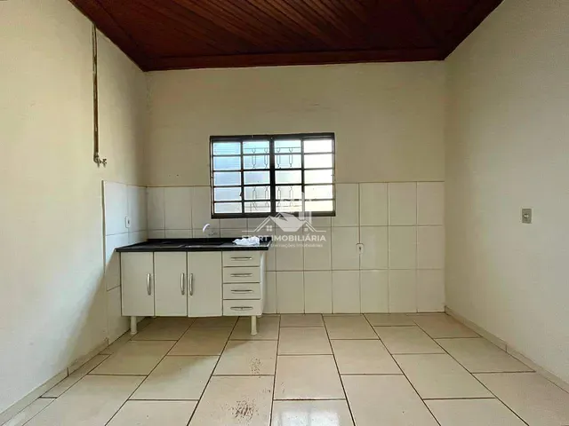 Casa 3 quartos e 1 banheiro, para alugar, no bairro Centro em Pederneiras