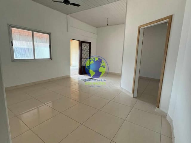Casa com 420m² 3 quartos e 1 banheiro, à venda, no bairro Canelas em Várzea Grande