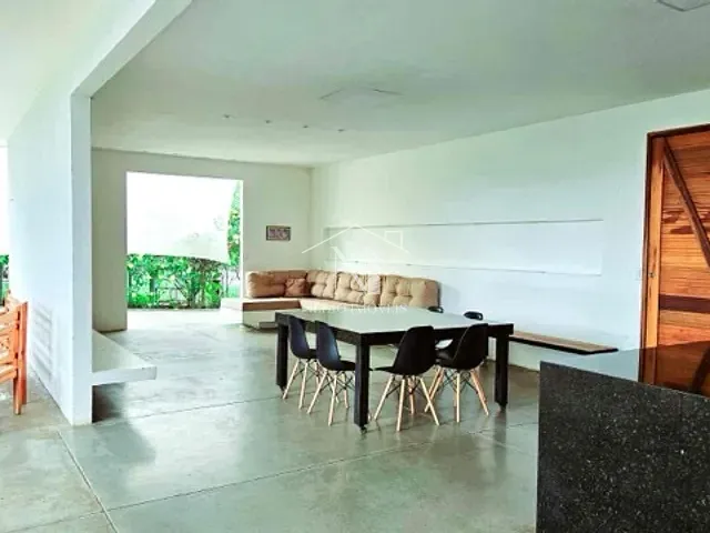 Casa com 606m² 4 quartos e 2 banheiros, à venda, no bairro Ubatiba em Maricá