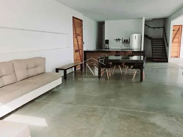 Casa com 606m² 4 quartos e 2 banheiros, à venda, no bairro Ubatiba em Maricá