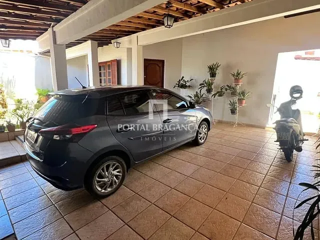 Casa com 311m² 3 quartos e 4 banheiros, à venda, no bairro Jardim Europa em Bragança Paulista