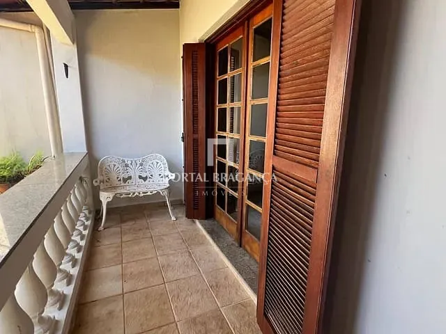 Casa com 311m² 3 quartos e 4 banheiros, à venda, no bairro Jardim Europa em Bragança Paulista