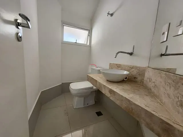Casa com 375m² 3 quartos e 4 banheiros, para alugar, no bairro Gleba Fazenda Palhano em Londrina