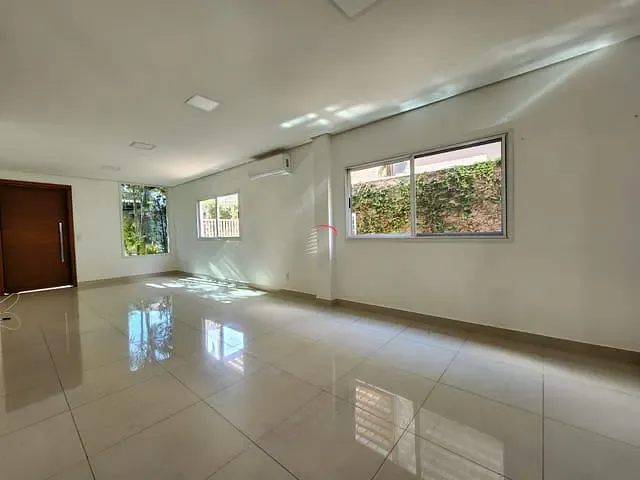 Casa com 375m² 3 quartos e 4 banheiros, para alugar, no bairro Gleba Fazenda Palhano em Londrina