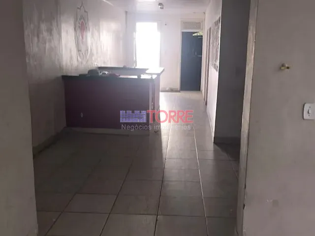 Casa à venda, no bairro Centro em Itabuna