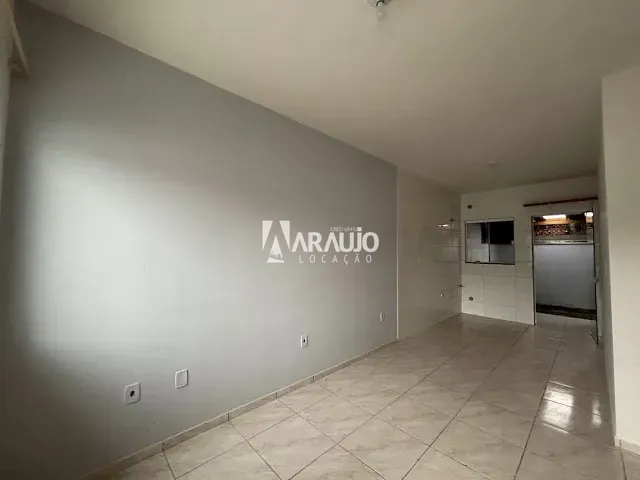 Casa com 100m² 2 quartos e 1 banheiro, para alugar, no bairro Espinheiros em Itajaí