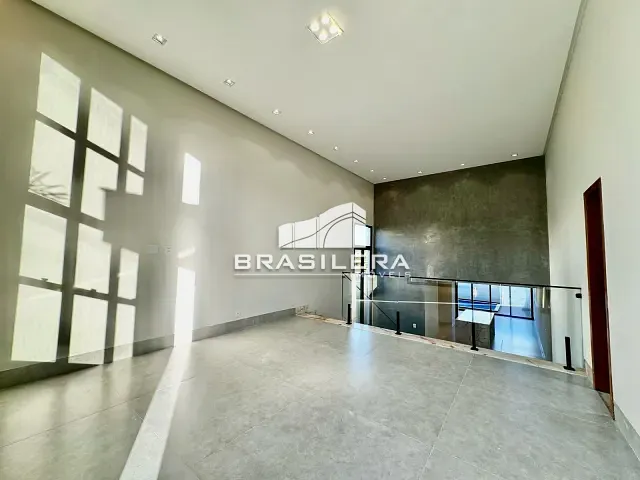 Casa 3 quartos e 4 banheiros, à venda, no bairro Setor Central em Senador Canedo