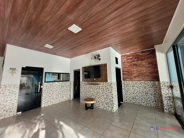 Casa com 300m², à venda, no bairro Vila Zuque em Três Lagoas