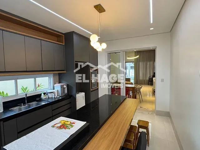 Casa com 307m² 3 quartos e 2 banheiros, à venda, no bairro Jardim Imperial em Cuiabá