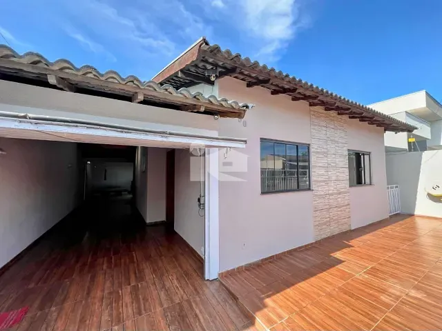 Casa com 187m² 3 quartos e 2 banheiros, à venda, no bairro Primavera em Rolândia