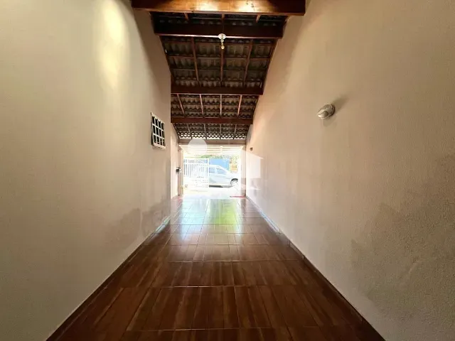 Casa com 187m² 3 quartos e 2 banheiros, à venda, no bairro Primavera em Rolândia