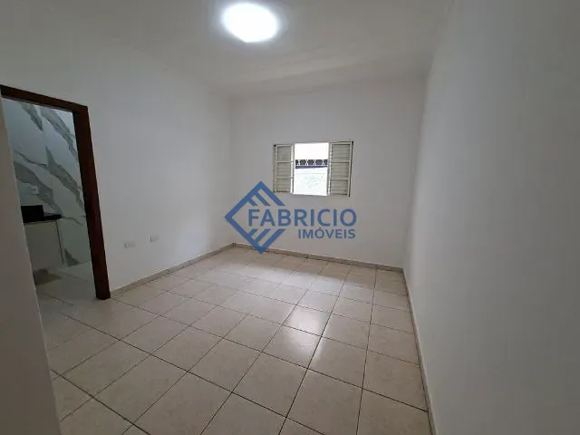 Casa com 300m² 3 quartos e 2 banheiros, à venda, no bairro Bosque em Vinhedo