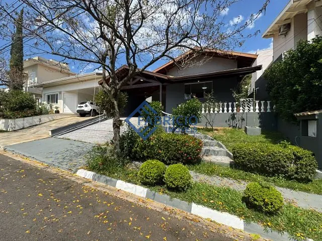 Casa com 300m² 3 quartos e 2 banheiros, à venda, no bairro Bosque em Vinhedo