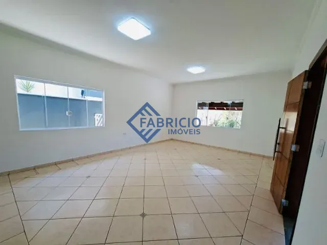 Casa com 300m² 3 quartos e 2 banheiros, à venda, no bairro Bosque em Vinhedo
