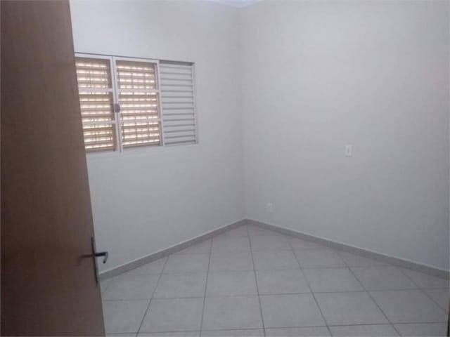 Casa com 180m² 3 quartos e 1 banheiro, à venda, no bairro Vila Belvedere em Americana