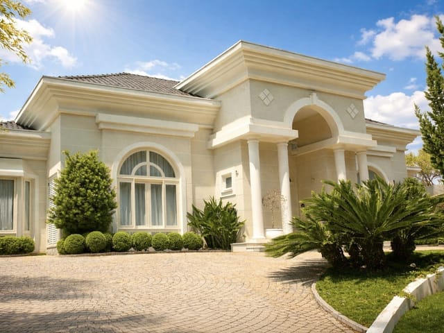 Casa com 1317m² 5 quartos e 8 banheiros, à venda, no bairro Vista Alegre em Curitiba