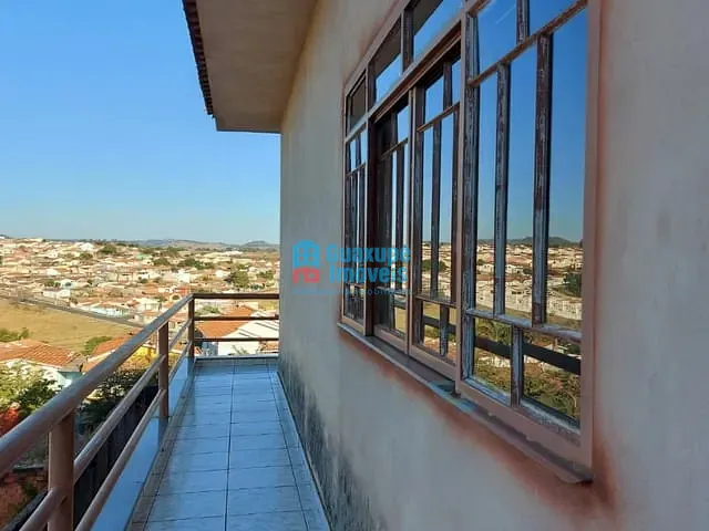 Casa com 282m², à venda, no bairro PARQUE DO LAGO em GUAXUPÉ