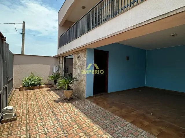 Casa com 250m² 5 quartos e 3 banheiros, à venda, no bairro Centro em Salto