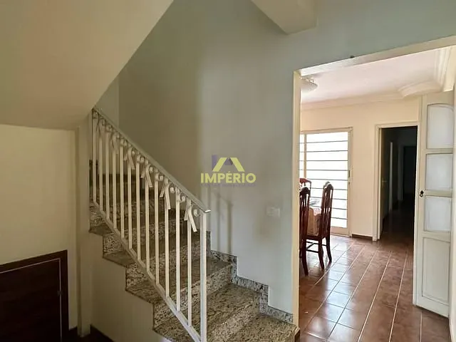 Casa com 250m² 5 quartos e 3 banheiros, à venda, no bairro Centro em Salto
