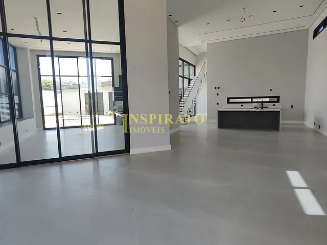 Casa com 865m² 4 quartos e 6 banheiros, à venda, no bairro Medeiros em Jundiaí