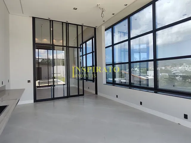 Casa com 865m² 4 quartos e 6 banheiros, à venda, no bairro Medeiros em Jundiaí