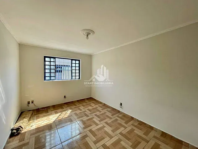 Box/Garagem para alugar, no bairro Centro em Pederneiras