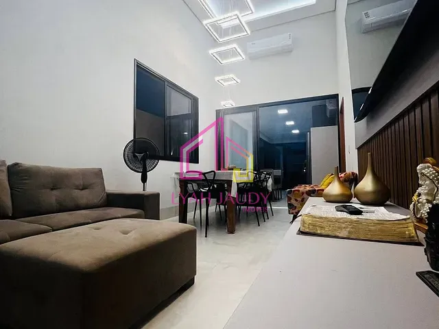 Casa com 250m² 3 quartos e 4 banheiros, à venda, no bairro Jardim imperial em Cuiabá