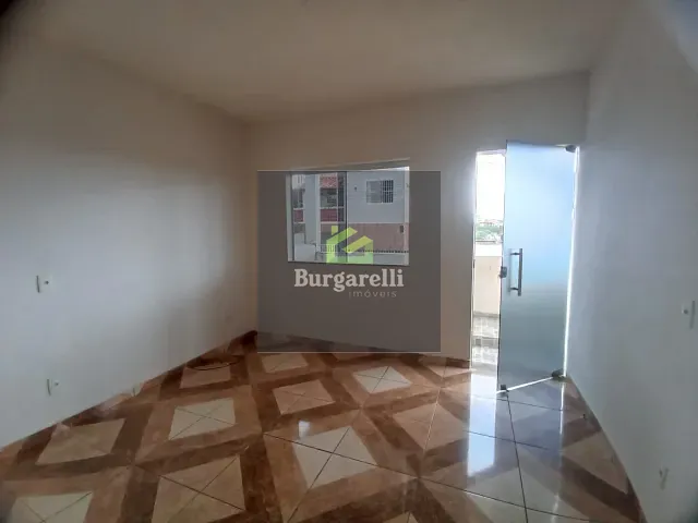Casa 3 quartos e 2 banheiros, para alugar, no bairro Jardim Vila Rica em Lavras