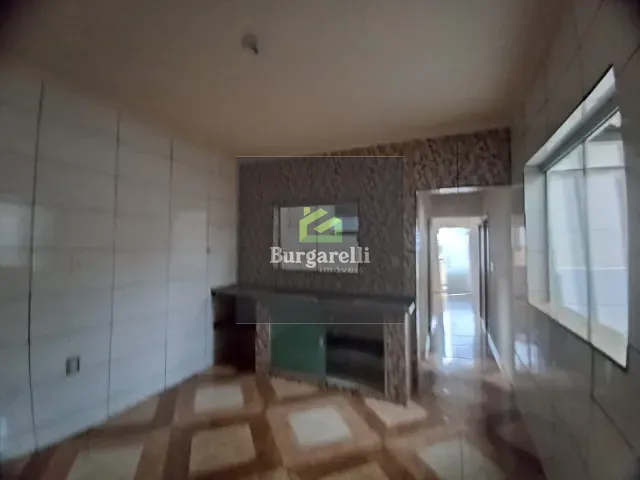 Casa 3 quartos e 2 banheiros, para alugar, no bairro Jardim Vila Rica em Lavras