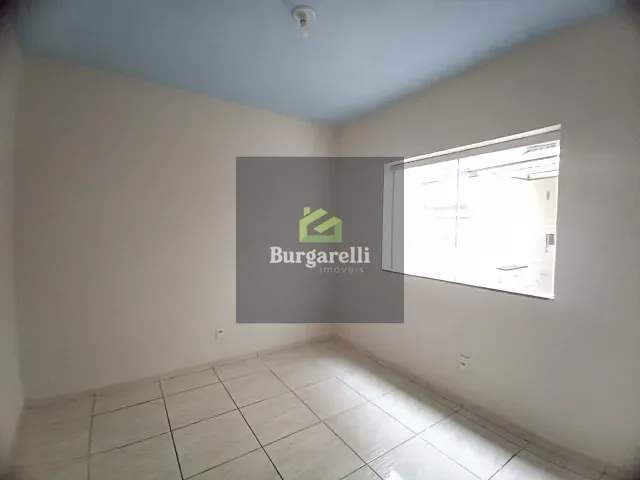 Casa 3 quartos e 2 banheiros, para alugar, no bairro Jardim Vila Rica em Lavras