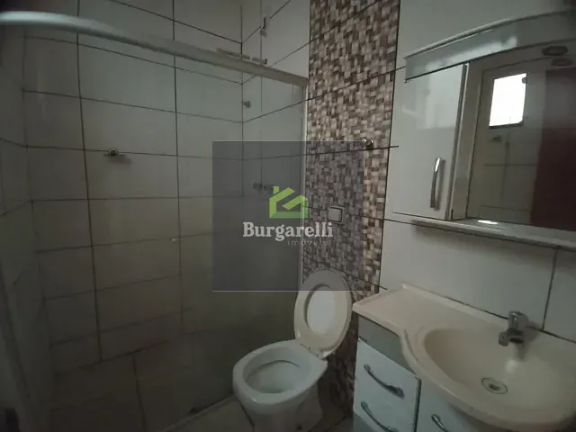 Casa 3 quartos e 2 banheiros, para alugar, no bairro Jardim Vila Rica em Lavras
