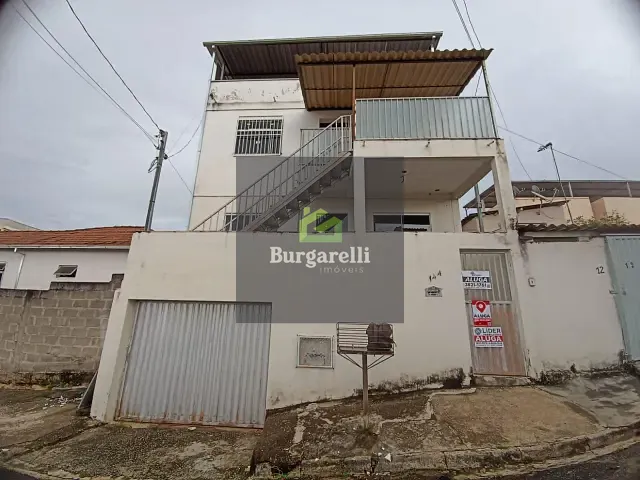 Casa 3 quartos e 2 banheiros, para alugar, no bairro Jardim Vila Rica em Lavras