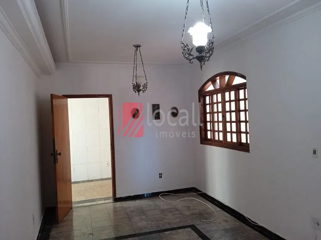 Casa com 3 quartos à venda, 146m² — foto 3 de 15