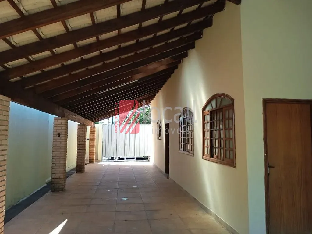 Casa com 3 quartos à venda, 146m² — foto 2 de 15