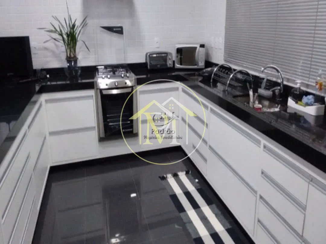 Casa, 3 quartos, 263 m² - Foto 2