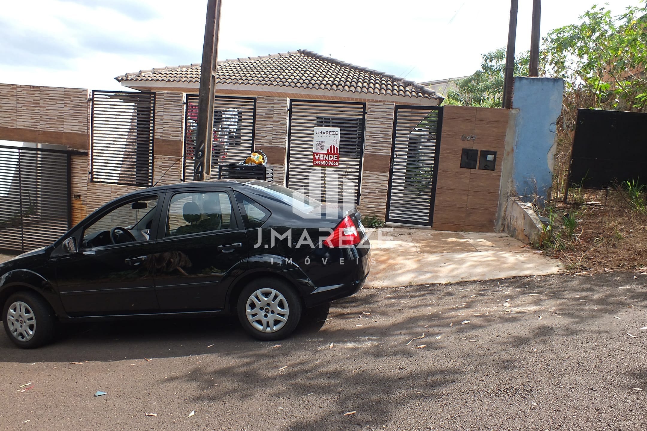 Casa à venda com 5 quartos, 241m² - Foto 1