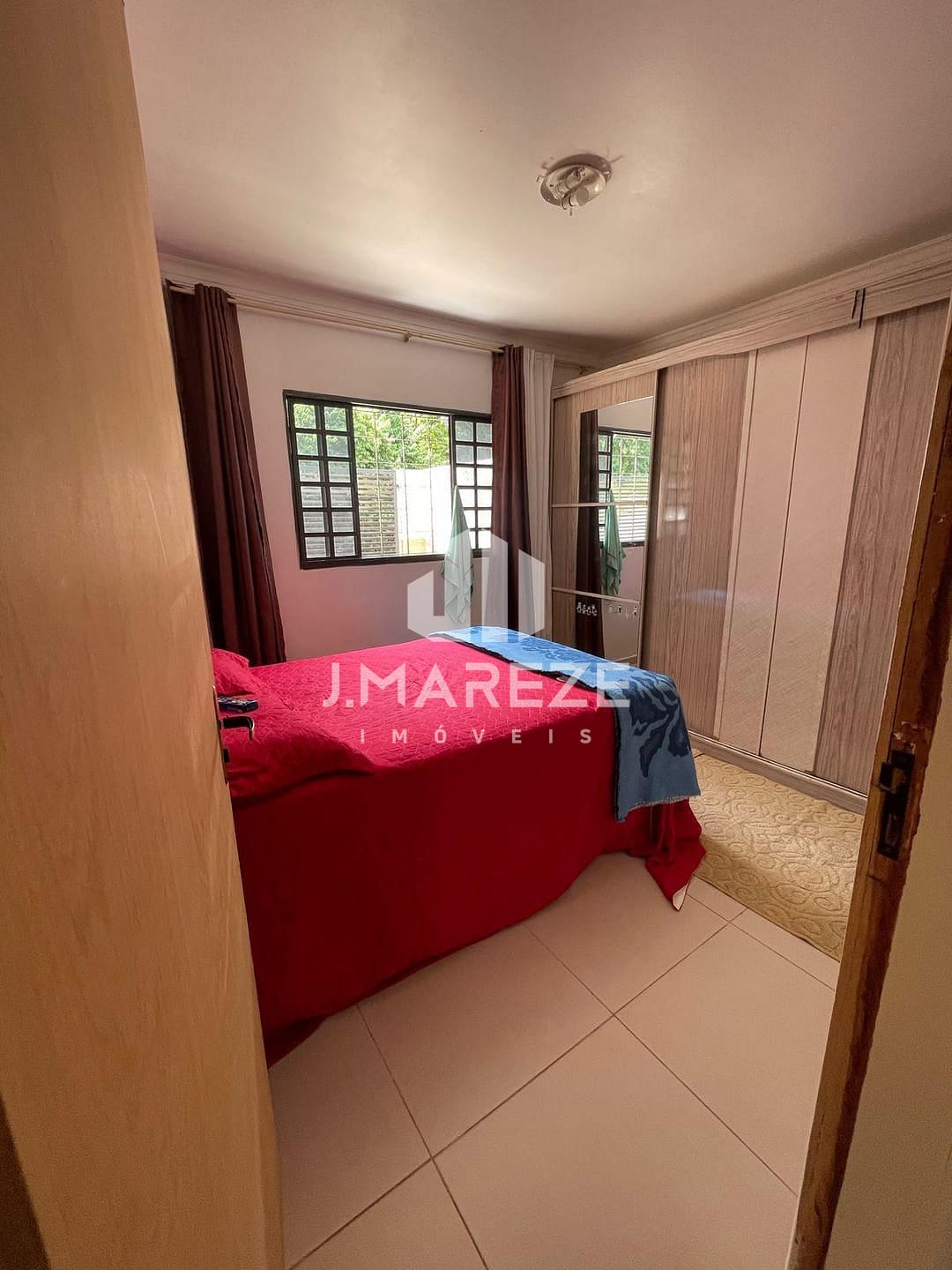 Casa à venda com 5 quartos, 241m² - Foto 3