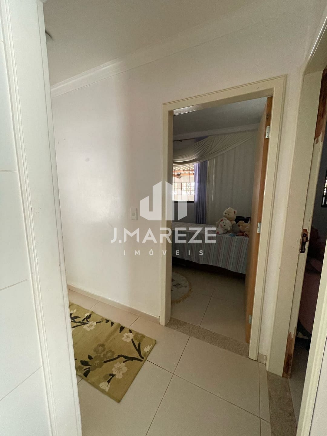 Casa à venda com 5 quartos, 241m² - Foto 8