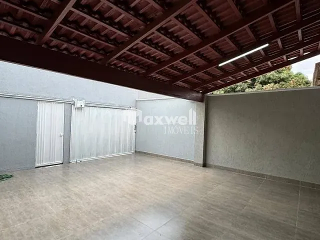 Casa com 180m² 3 quartos e 2 banheiros, à venda, no bairro Papillon Park - Complemento em Aparecida de Goiânia