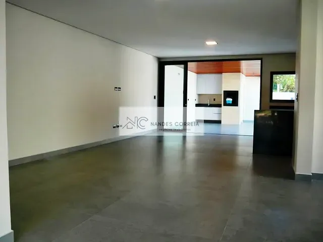 Casa 3 quartos e 4 banheiros, à venda, no bairro Cidade Industrial 2 em Londrina
