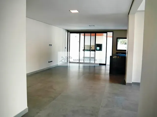 Casa 3 quartos e 4 banheiros, à venda, no bairro Cidade Industrial 2 em Londrina