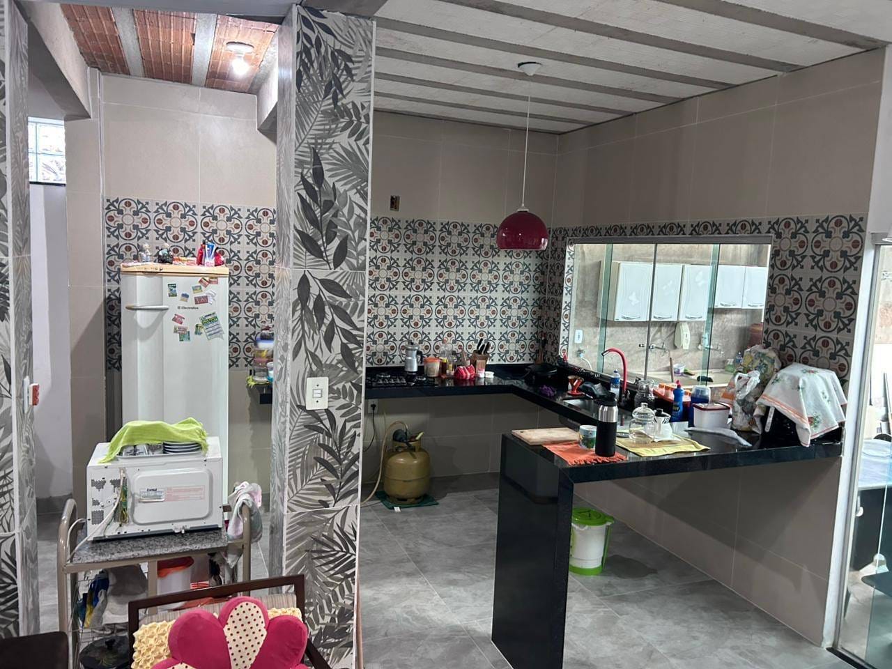 Casa à venda com 2 quartos, 180m² - Foto 1