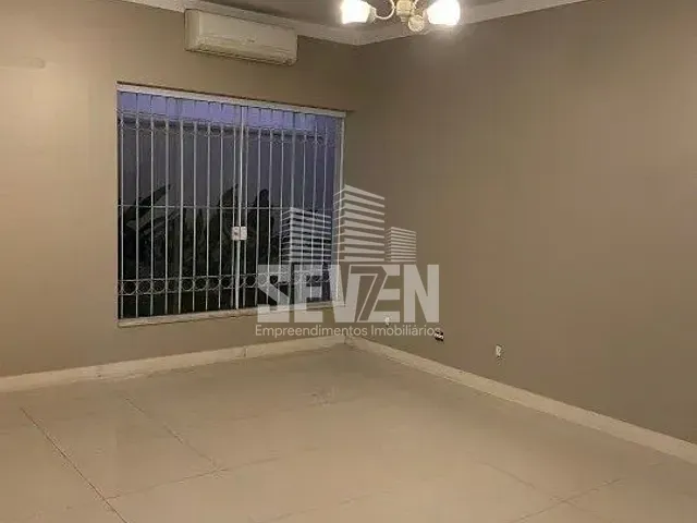Casa com 312m² 3 quartos e 2 banheiros, à venda, no bairro Vila Universitária em Bauru