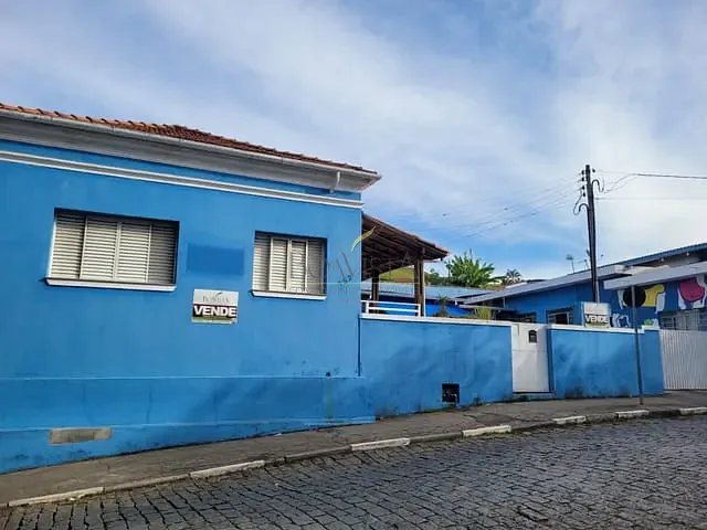 Casa com 659m² 3 quartos e 1 banheiro, à venda, no bairro Centro em Piracaia