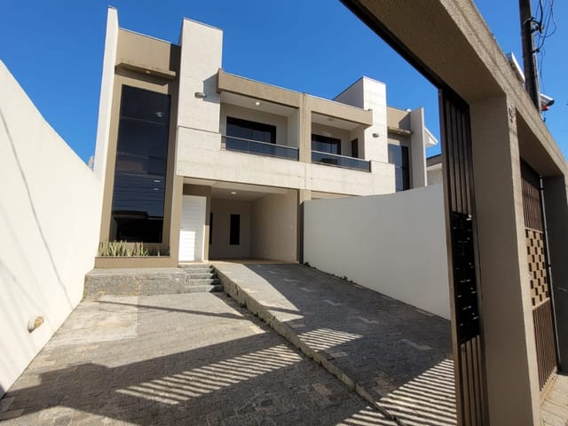 Casa com 283m² 3 quartos e 6 banheiros, à venda ou para alugar, no bairro Orfãs em Ponta Grossa
