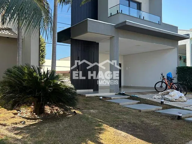Casa com 393m² 4 quartos e 6 banheiros, à venda, no bairro Jardim Universitário em Cuiabá
