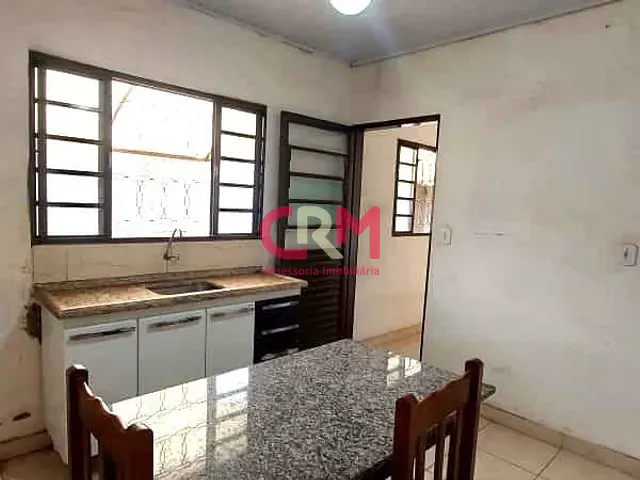 Casa com 248m² 1 quarto e 1 banheiro, à venda, no bairro Jardim Buscardi em Taquaritinga