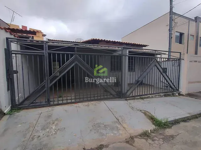 Casa 3 quartos e 3 banheiros, para alugar, no bairro Centenário em Lavras