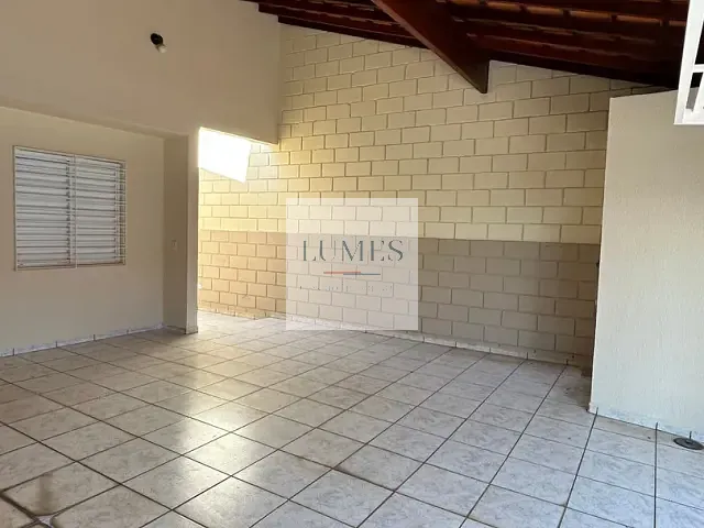 Casa 3 quartos e 1 banheiro, para alugar, no bairro Jardim San Marino em Santa Bárbara D'Oeste